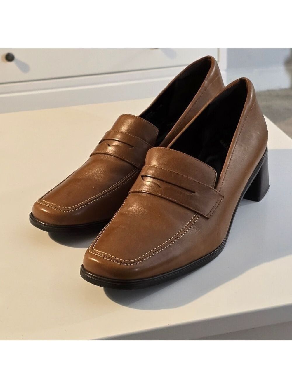 Rockport Comfort Tan Women's Oxford Leather Loafers Size 9.5